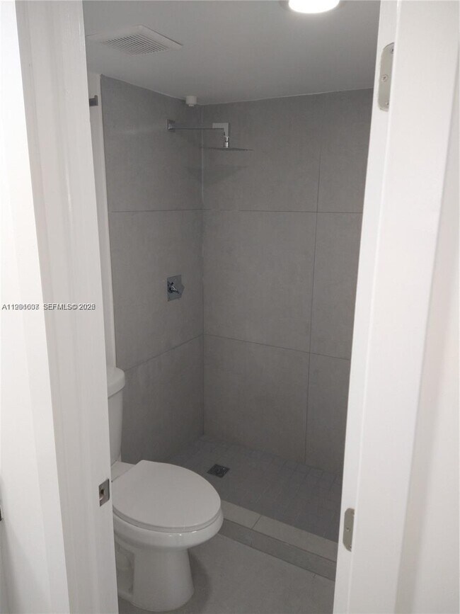 Building Photo - 19791 SW 114th Ave