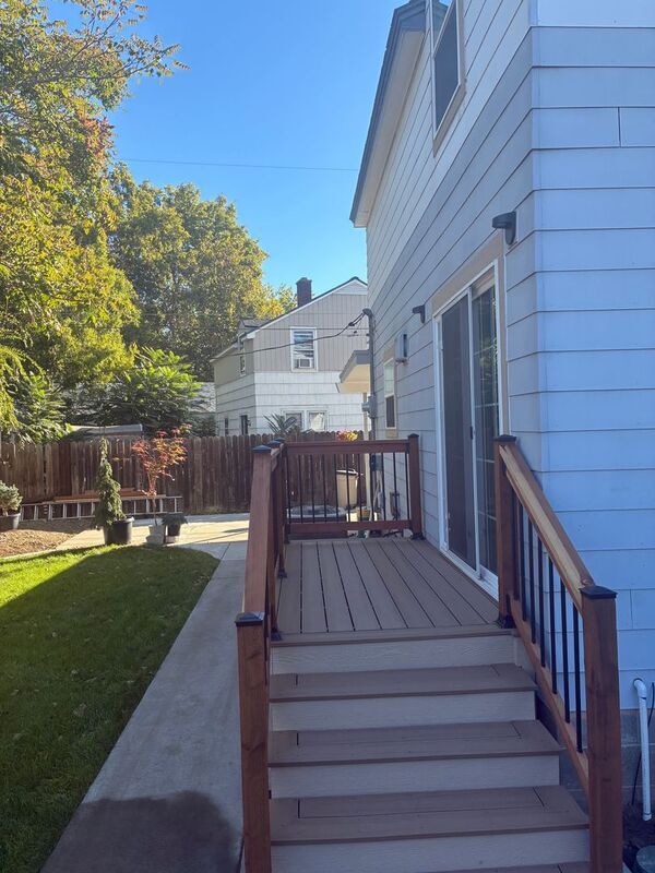 Building Photo - 910 Torbett St