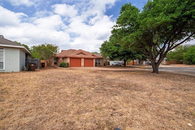 Building Photo - 508 Gregory Ct