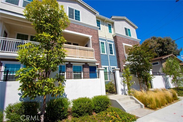 Building Photo - 6899 Magnolia Ave