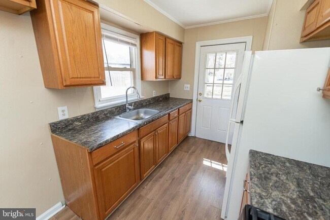 Building Photo - 504 Plover Rd