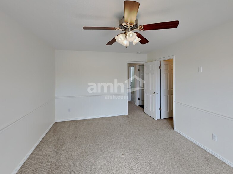 Building Photo - 2883 2415 N