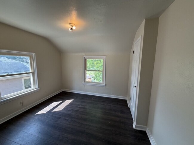 Building Photo - House in Peoria - 2 bedroom, 2 bathroom