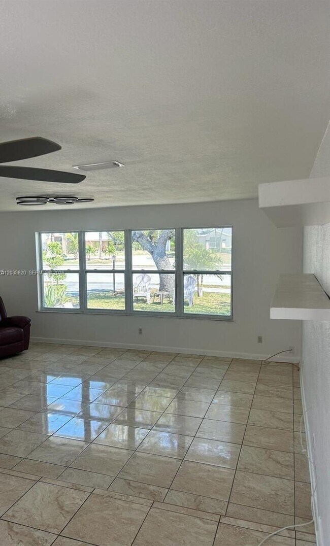 Building Photo - 4020 Country Club Blvd