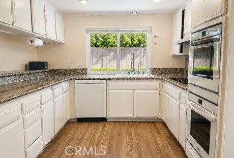 Building Photo - 12 Caraway