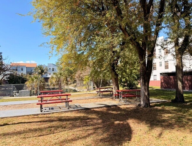 Building Photo - 1725 W 60th St