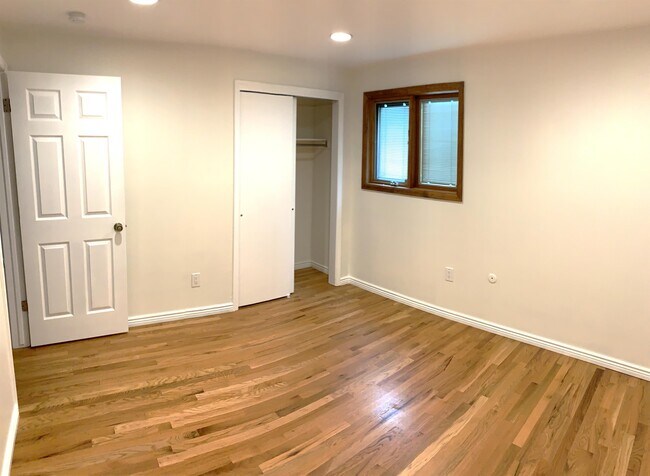 Building Photo - 1844 Mt Zion Dr