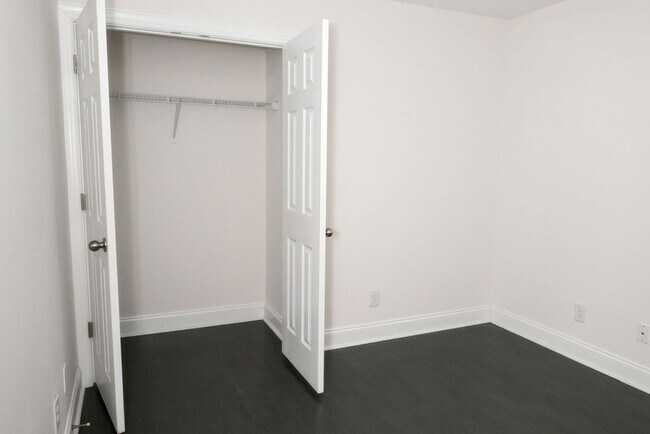Building Photo - 4988 Wyngate Village Dr