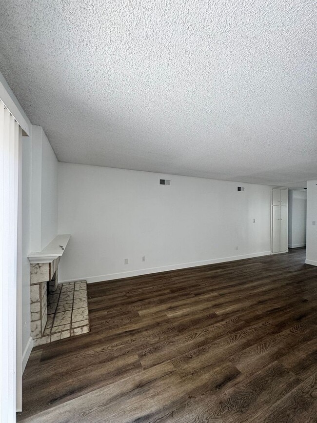 Building Photo - 17740 La Rosa Ln