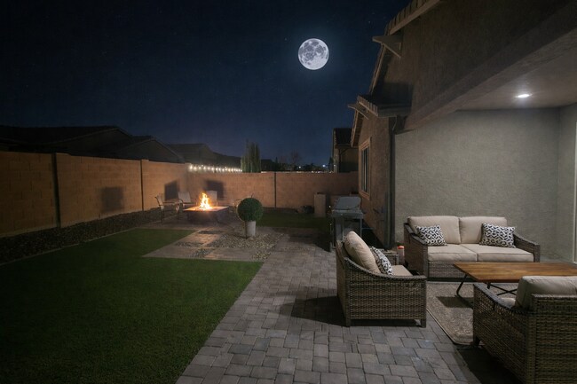 Building Photo - 9820 E Tupelo Ave