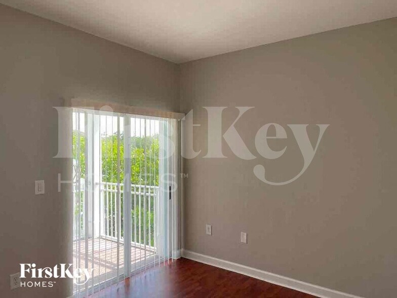 Building Photo - 3143 NE 4th St