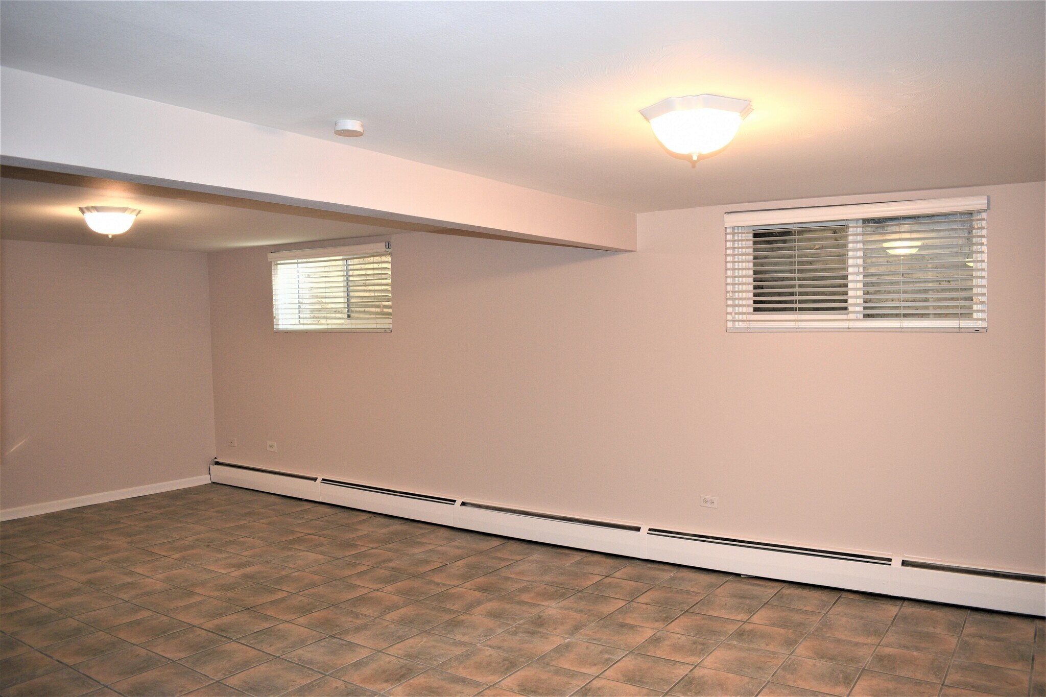 Building Photo - 12820 Willow Ln