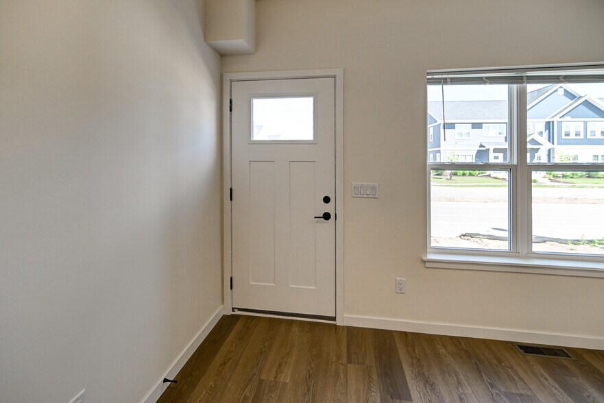 Building Photo - 4873 Lacy Rd