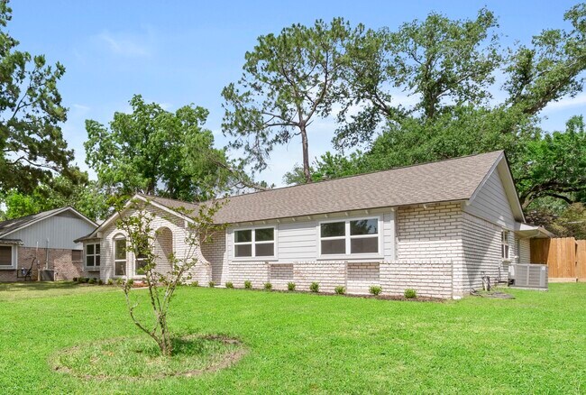 Building Photo - 2610 Moss Hill Dr