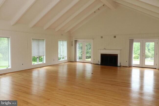 Building Photo - Secluded Country Retreat with Picturesque ...