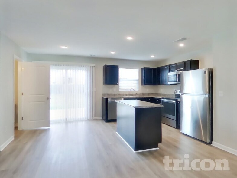 Building Photo - 2512 Solomon Ln