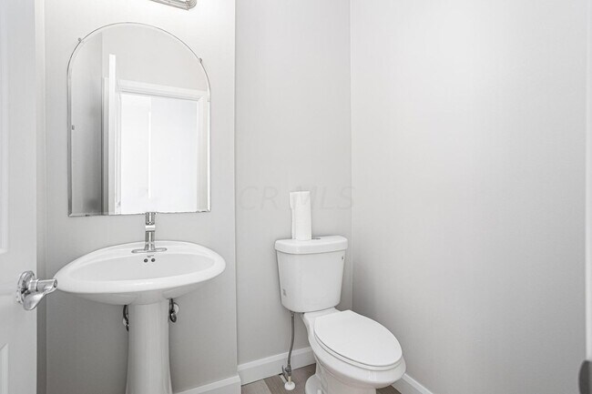 Building Photo - Townes of West Albany