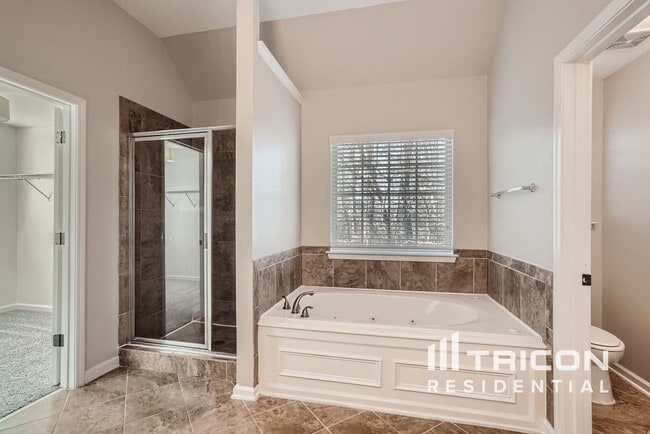 Building Photo - 301 Arbor Pl