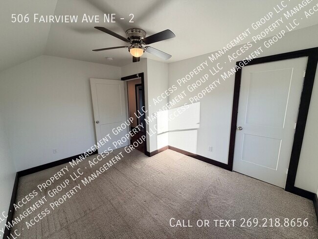 Building Photo - 506 Fairview Ave NE