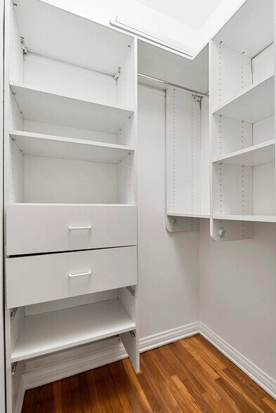 Building Photo - 426 N Maple Dr