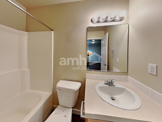 Building Photo - 11549 Roanoke Dr