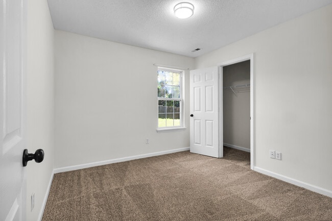 Building Photo - 334 Palamino Trail