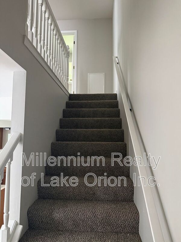 Building Photo - 1106 Oak Valley Dr