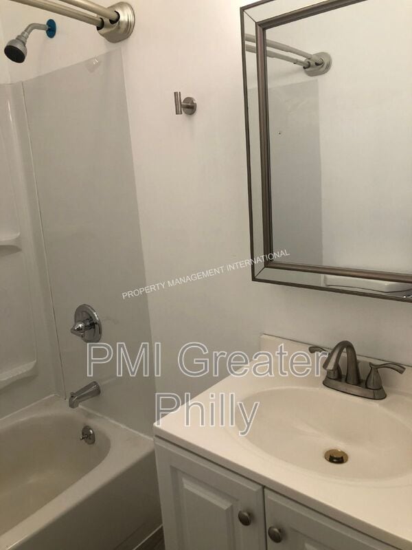 Building Photo - 4208 Westminster Ave