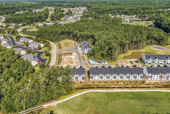Building Photo - 408 Ireland Way