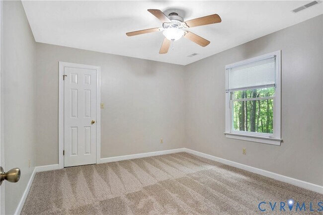 Building Photo - 107 Oak Ridge Ct