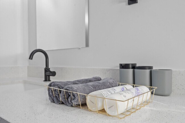 Building Photo - 3757 E Van Buren St