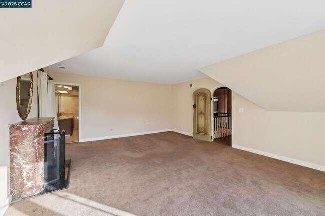 Building Photo - 58 St Andrews Ln