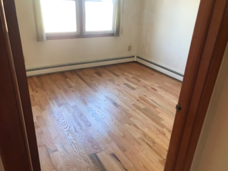 Building Photo - 2048 E Main St