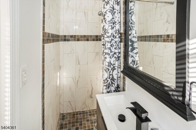 Building Photo - 29 William St