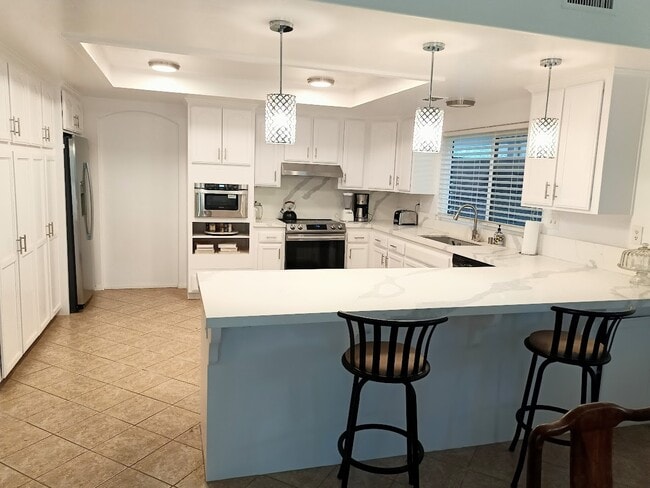 Building Photo - 1620-1624 York Dr