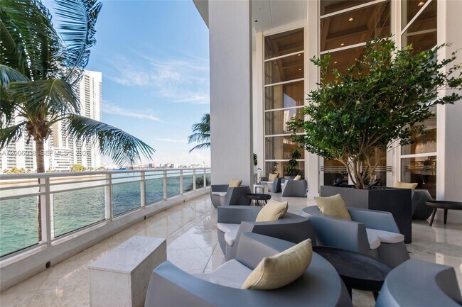 Building Photo - 901 Brickell Key Blvd