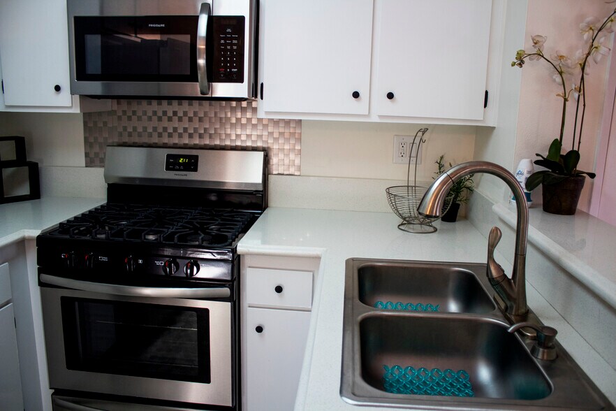Kitchen - 18752 Mandan St #1001