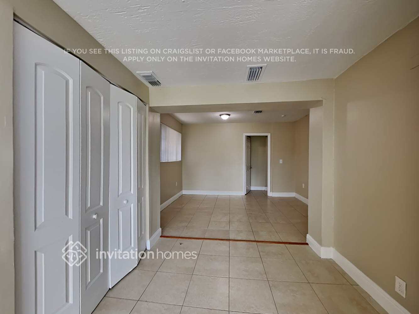 Building Photo - 2411 Utopia Dr