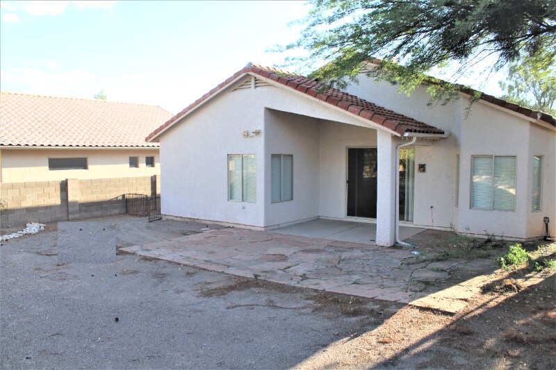 Building Photo - 5360 N Placita Los Arbustos