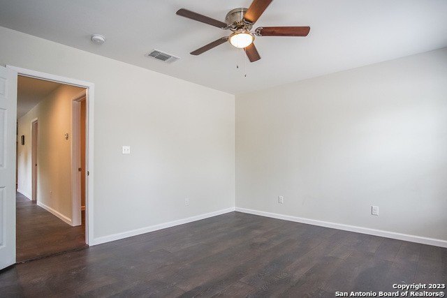 Building Photo - 303 Victor St