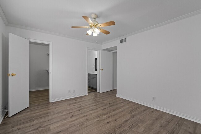 Building Photo - 11002 Hammerly Blvd