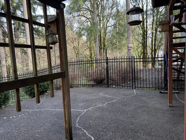 Building Photo - 1310 SE Fireweed Rd