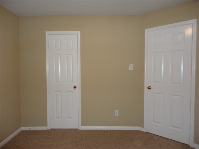 Building Photo - 17927 Scenic Oaks Dr