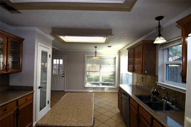 Building Photo - 22402 Rangeview Dr