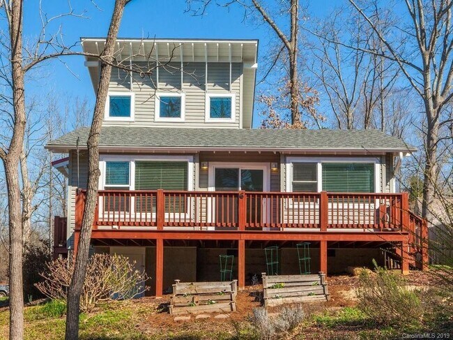 Building Photo - Modern Asheville Rental
