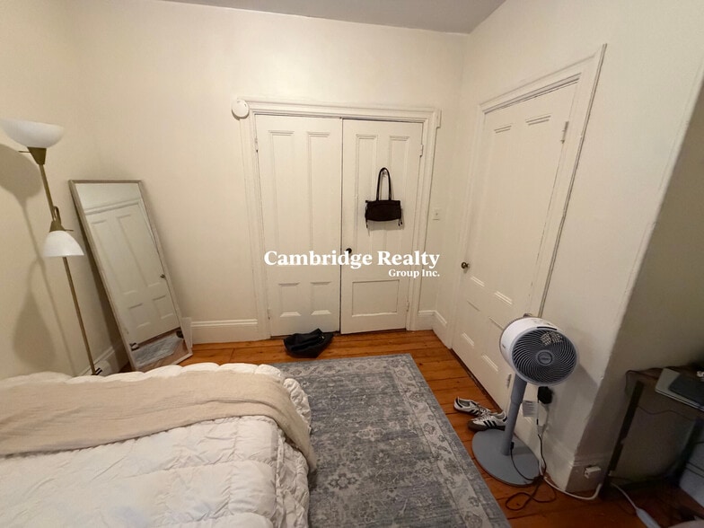 Building Photo - 44 Delle Ave