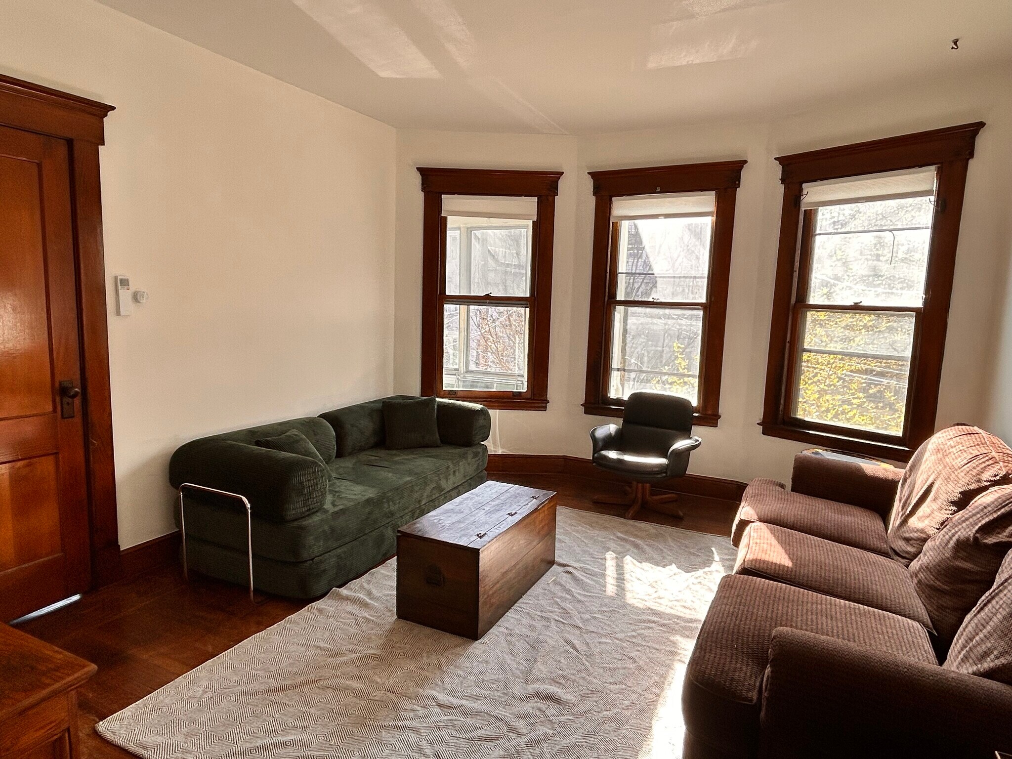 Living room - 146 Foster St