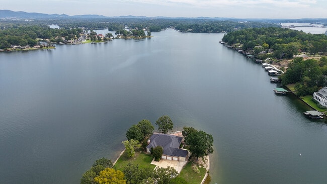 Building Photo - 108 Blue Heron Point