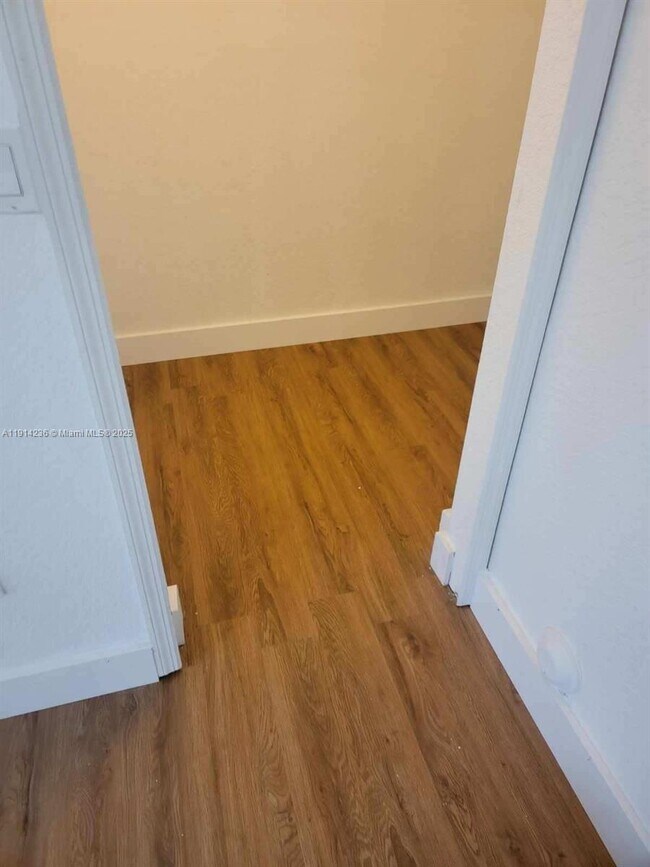 Building Photo - 8245 NW 108th Ave