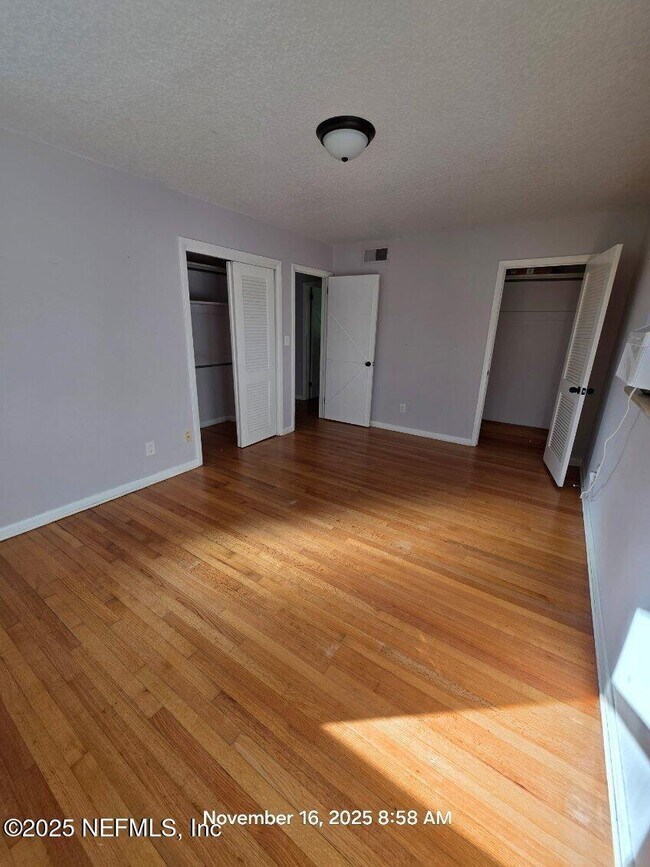 Building Photo - 6117 Clifton Ave